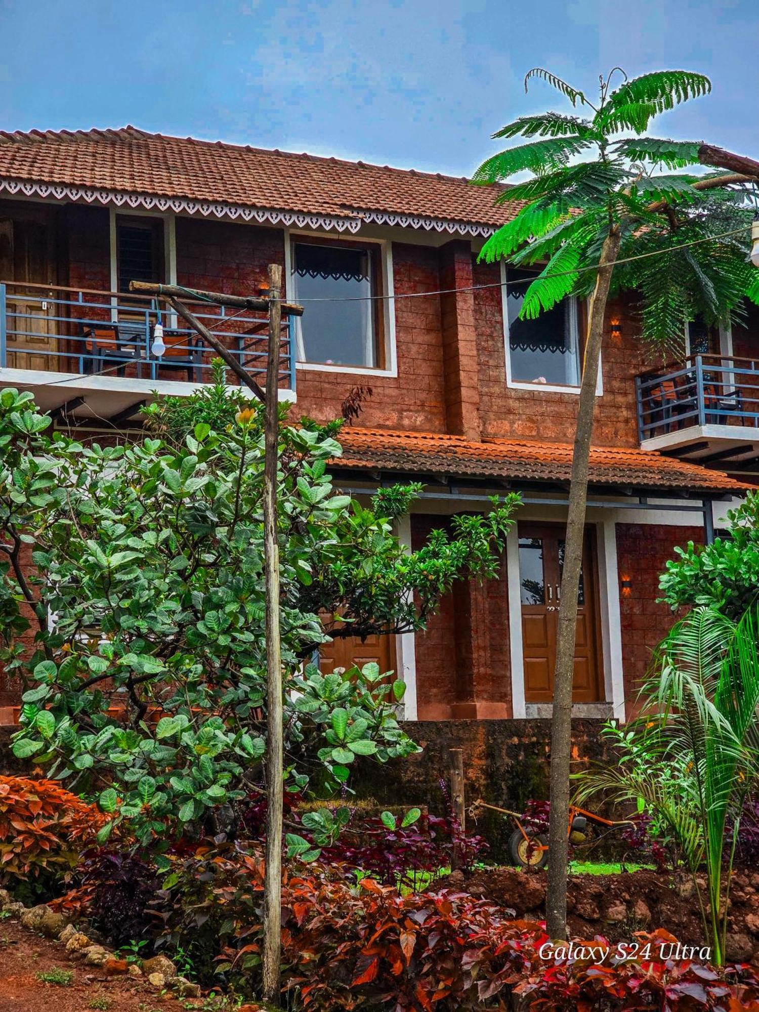Chalobahills Farmstay Resort Ajra Dış mekan fotoğraf